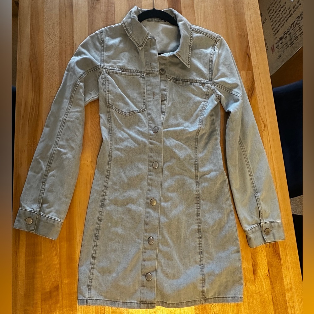 Miss Lola denim dress